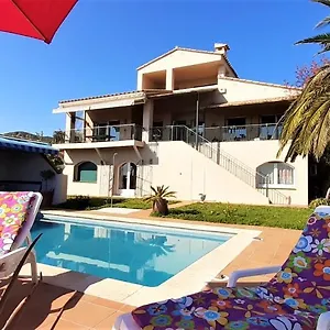 Bed & Breakfast & Panoramic Olivars, Pau